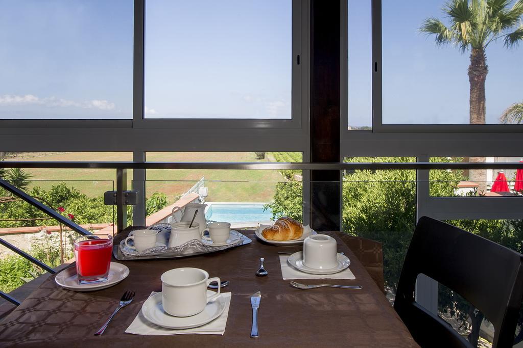 Bed and Breakfast La Rocca Scavata Рильево Экстерьер фото